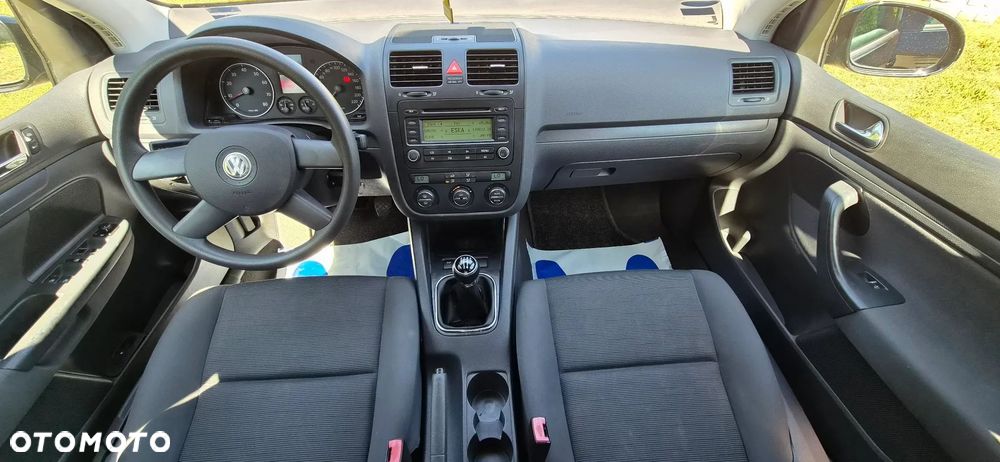 Volkswagen Golf - 5