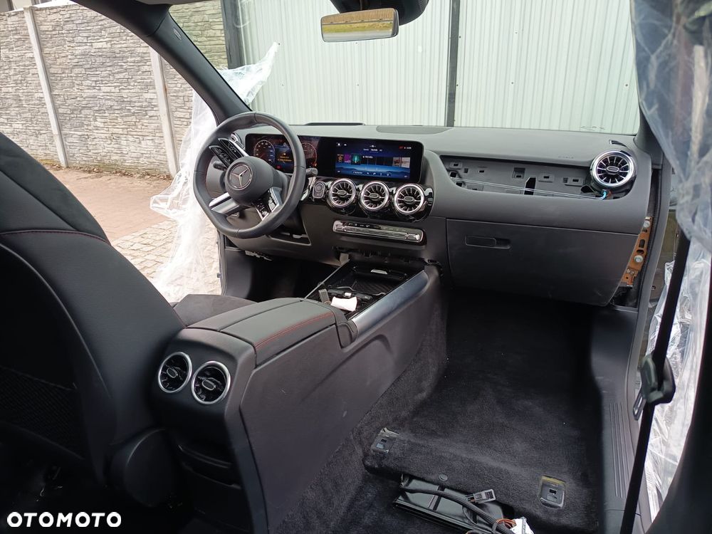 Mercedes-Benz GLA - 31