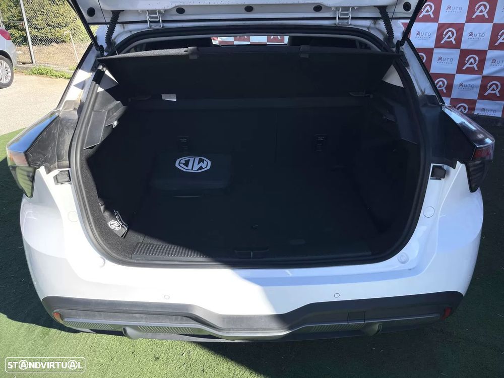 MG MG4 64 kWh Luxury - 26
