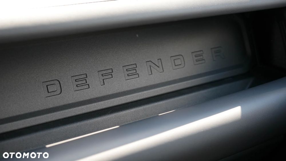 Land Rover Defender 3.0 D350 mHEV Outbound - 24
