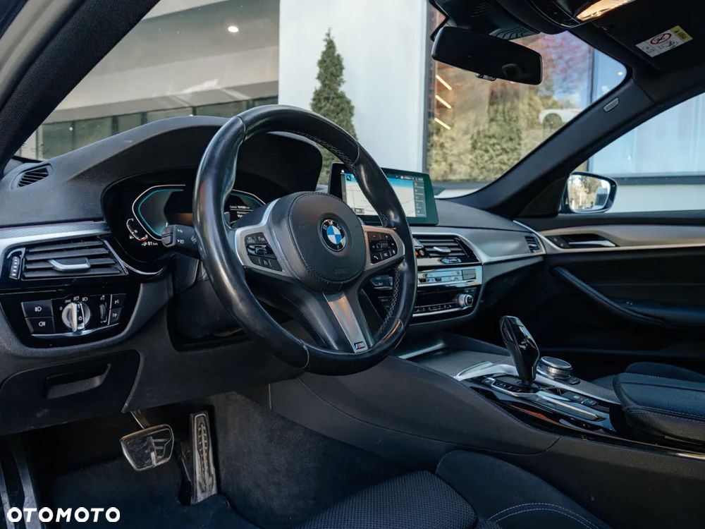 BMW Seria 5 530e iPerformance xDrive M Sport sport - 5