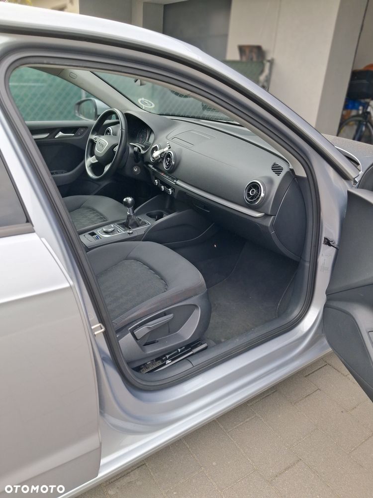 Audi A3 Sportback 2.0 TDI - 10