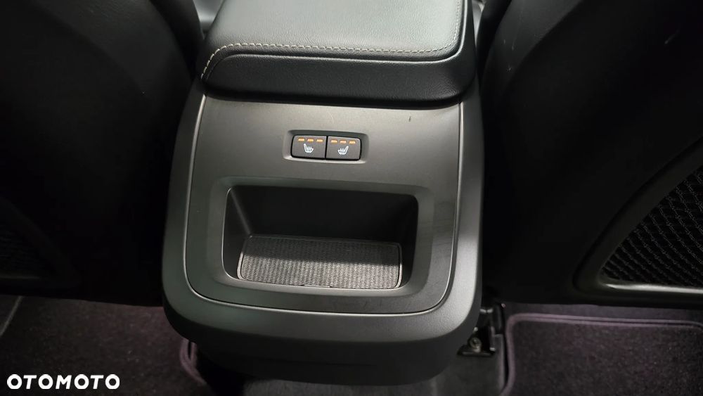 Volvo XC 60 B4 D Ultimate Dark - 17