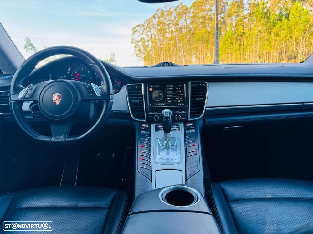 Porsche Panamera Platinum Edition - 36