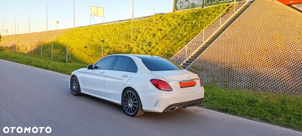 Mercedes-Benz Klasa C 300 T 9G-TRONIC AMG Line - 7