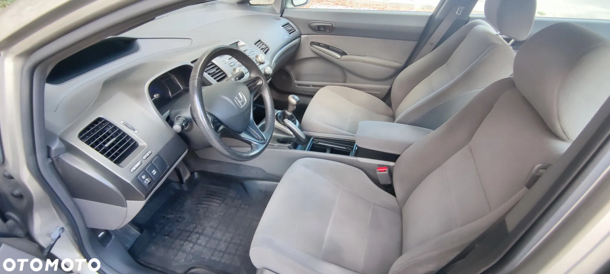 Honda Civic 1.8 Comfort - 11