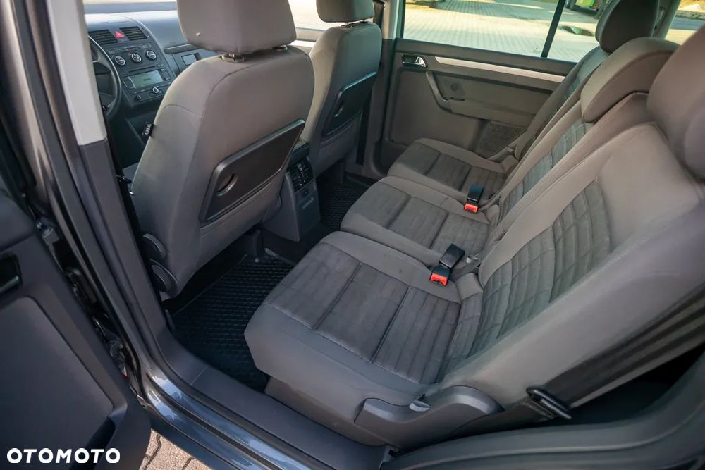 Volkswagen Touran 1.9 TDI DSG Trendline - 18