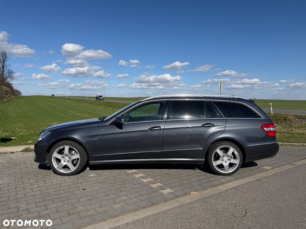 Mercedes-Benz Klasa E 300 CDI BlueEff Avantgarde - 2