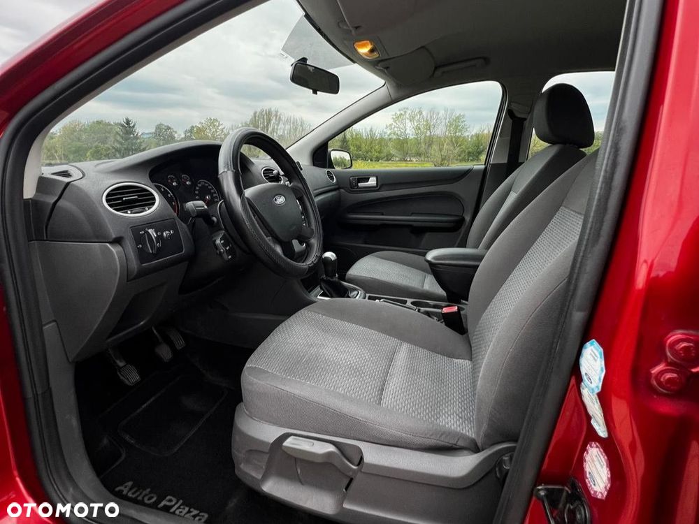 Ford Focus 1.6 Ambiente - 22