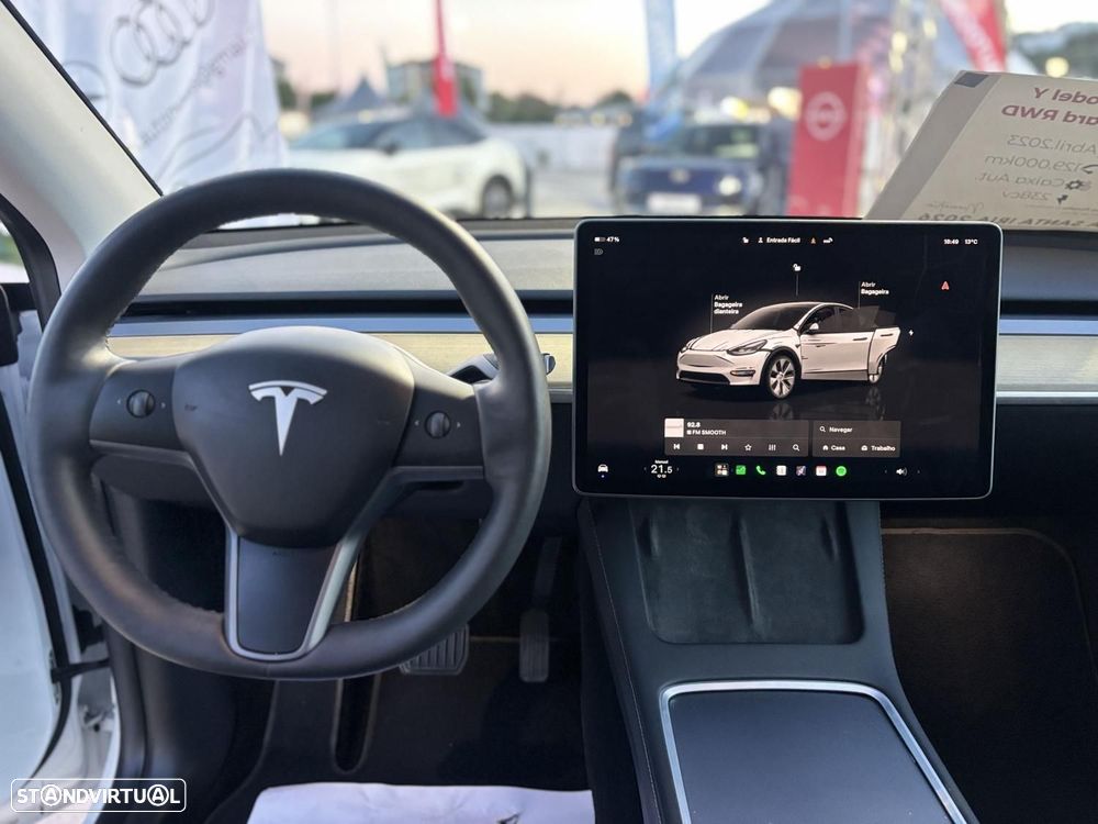 Tesla Model Y Standard RWD - 12