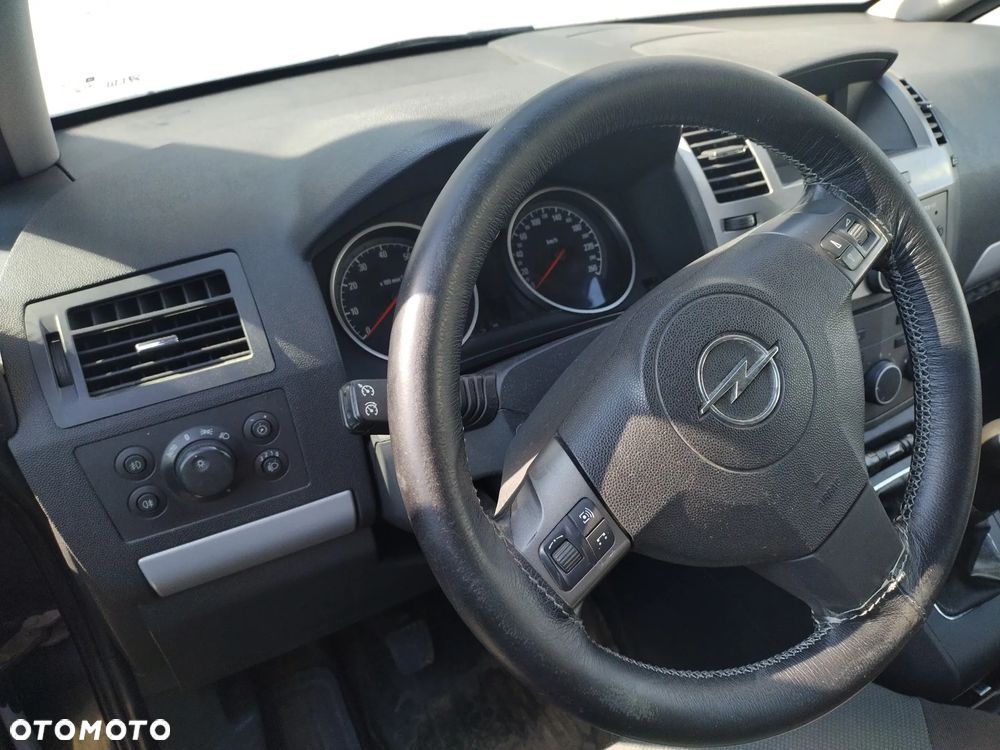 Opel Zafira 1.8 - 15