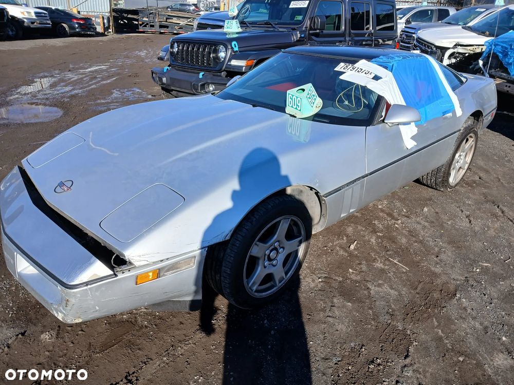 Chevrolet Corvette - 13