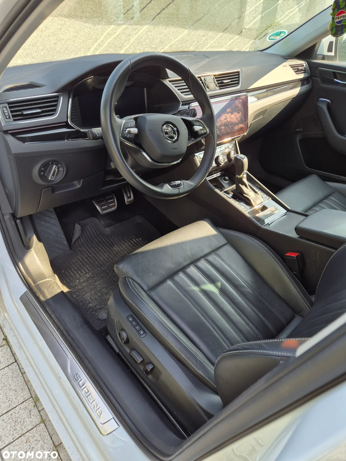 Skoda Superb 2.0 TDI SCR L&K DSG - 2