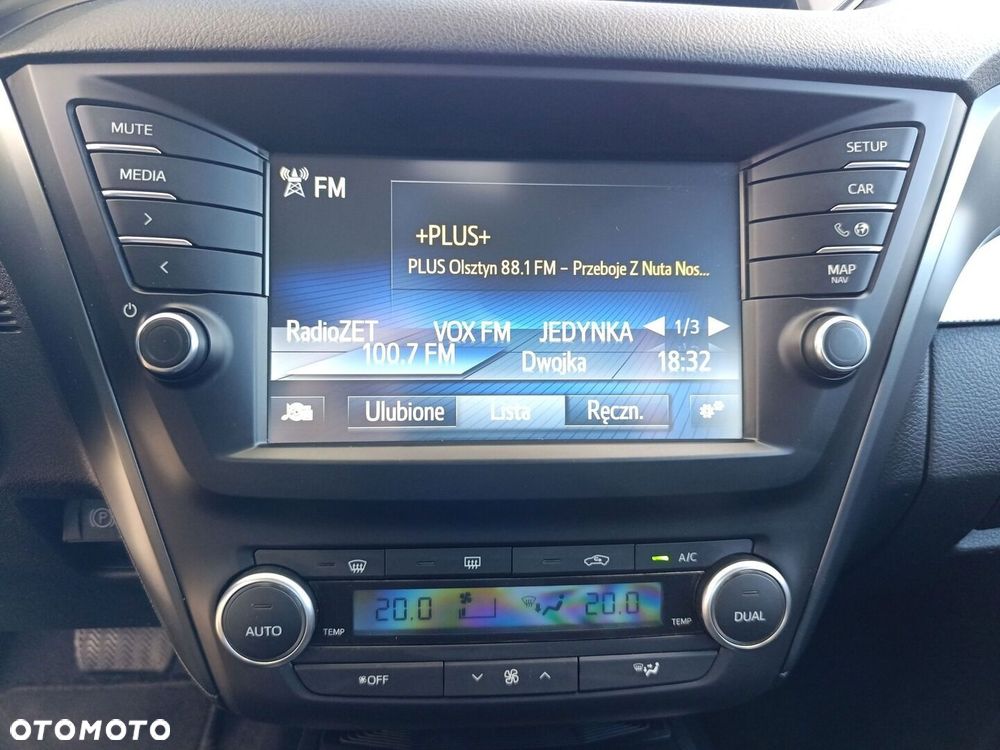 Toyota Avensis 1.8 Premium MS - 22