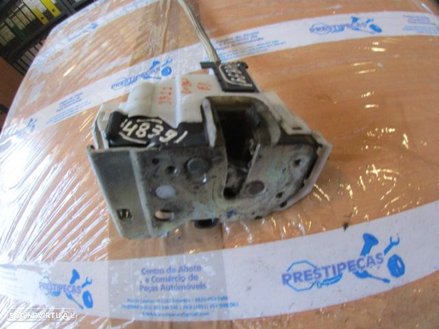 Fecho 51910332 FIAT DOBLO CARGO 2014 1.3 JTD 90CV 5P BRANCO FD 4 PINOS - 3