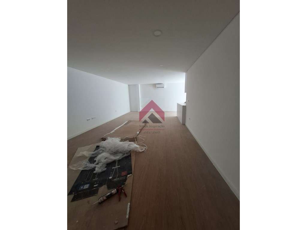 Apartamento T2 com Terraço no R/Chão em Esgueira, Aveiro - Grande imagem: 5/41