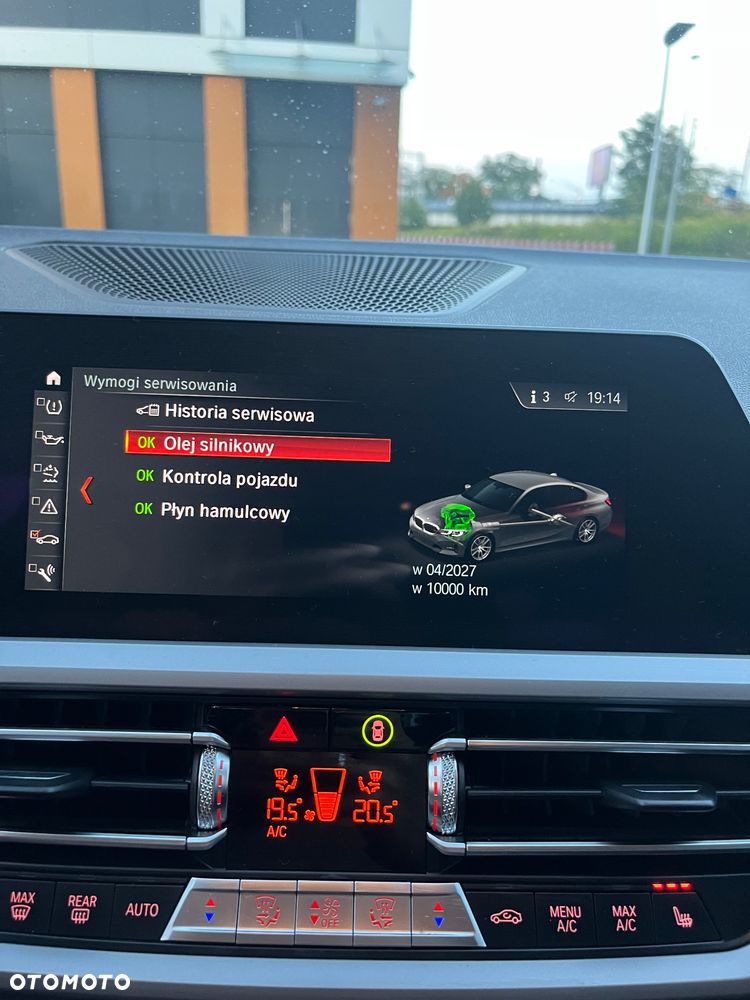 BMW Seria 3 318d - 15