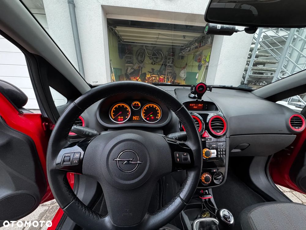 Opel Corsa 1.4 16V Sport - 9