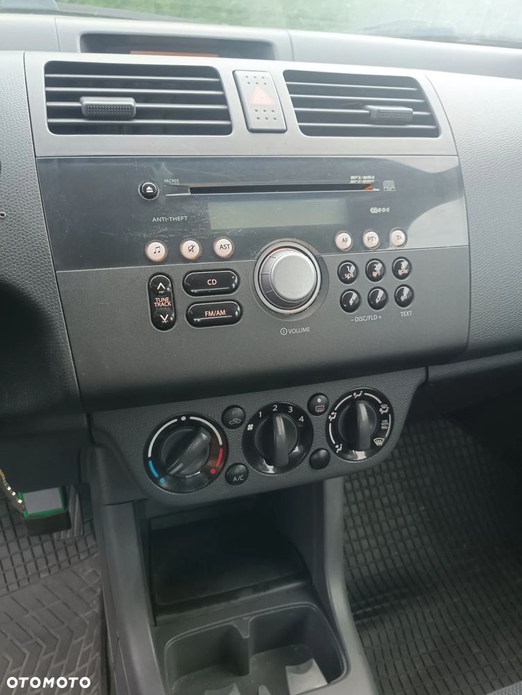 Suzuki Swift 1.3 GS / Premium 4WD - 23