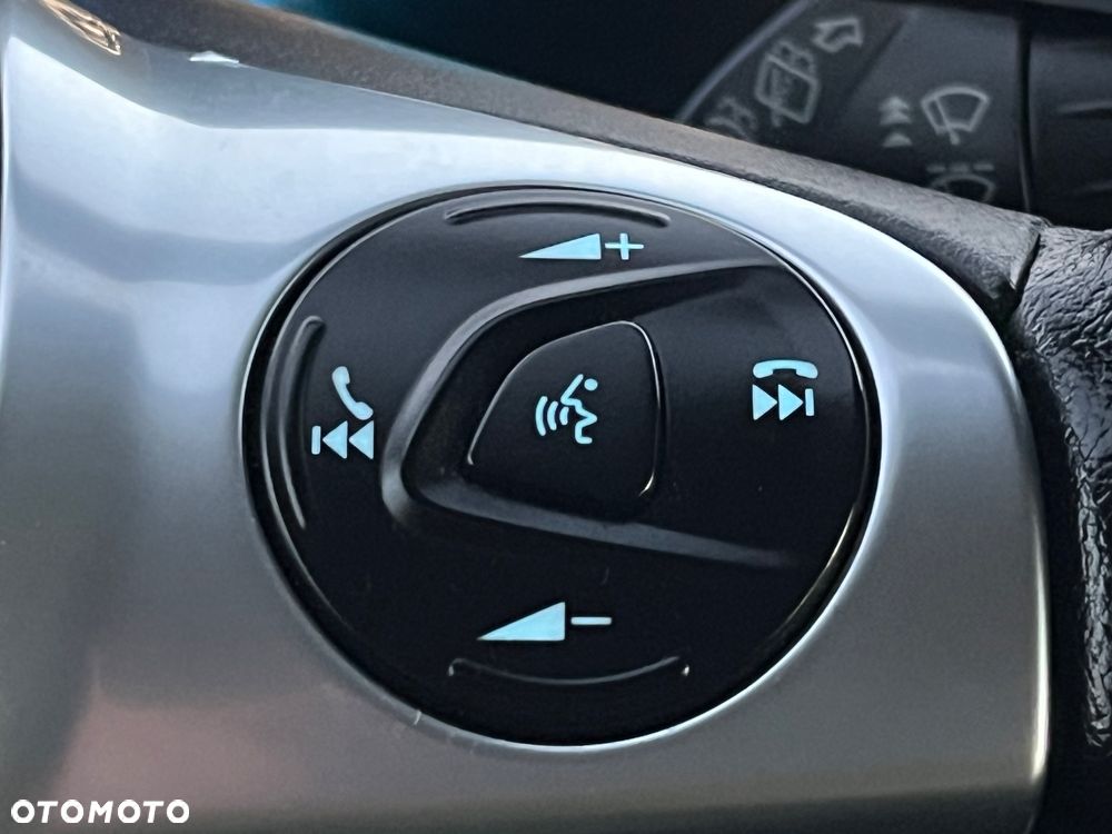 Ford Kuga 1.6 EcoBoost 2x4 Titanium - 19