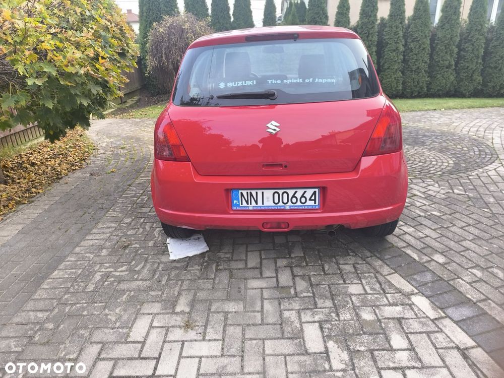 Suzuki Swift 2005 photo 4