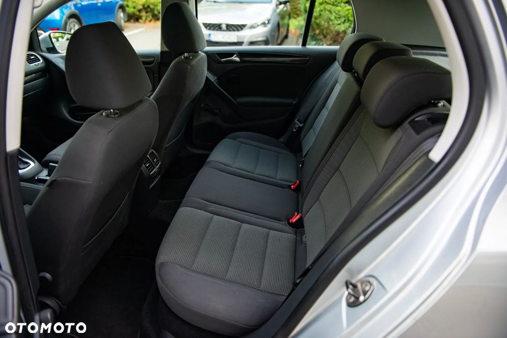 Volkswagen Golf 1.6 TDI BlueMotion Technology DSG Comfortline - 23