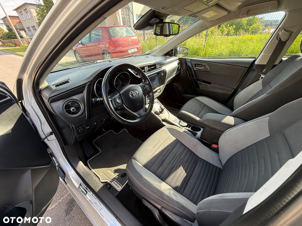 Toyota Auris Hybrid 135 Prestige - 16
