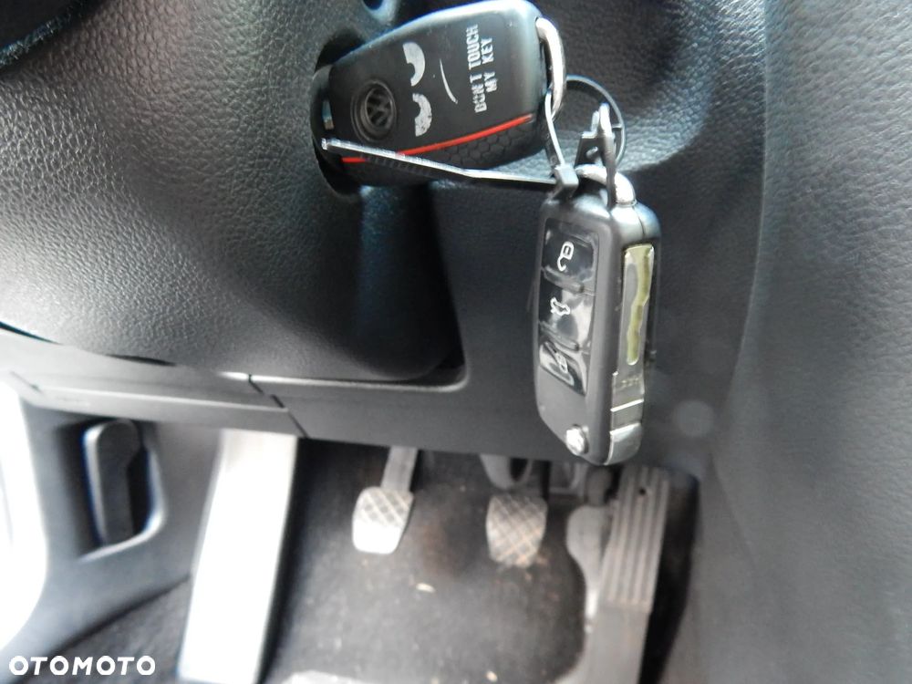 Volkswagen Golf 2.0 TDI DPF BlueMotion Technology MATCH - 22