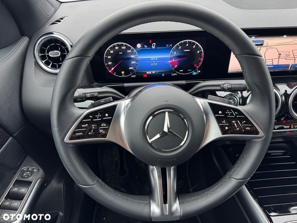 Mercedes-Benz GLA - 14