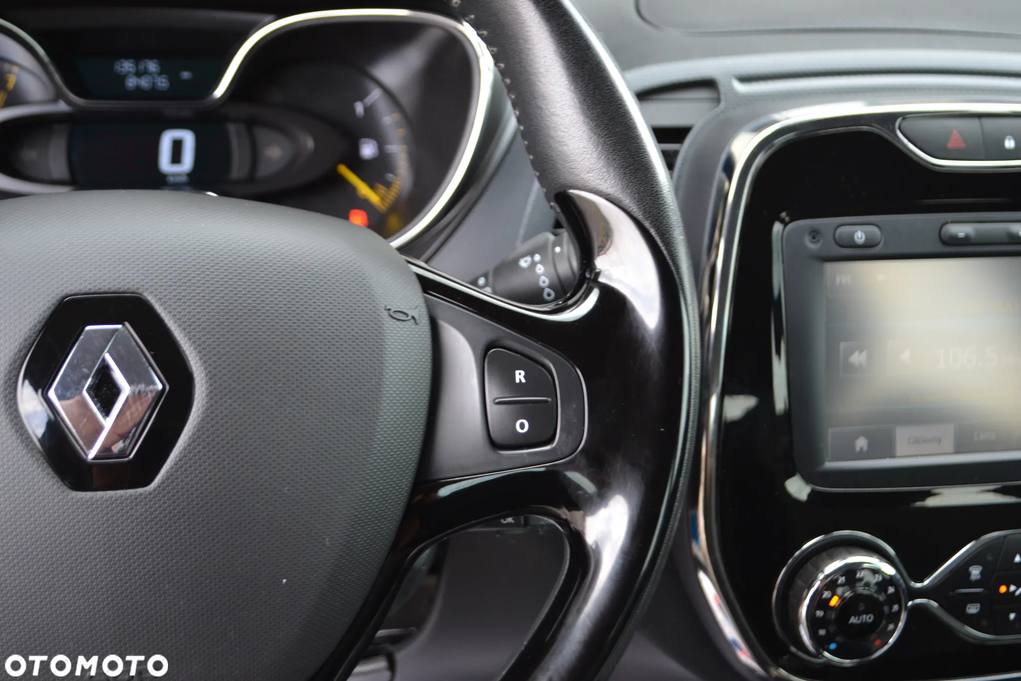Renault Captur - 24