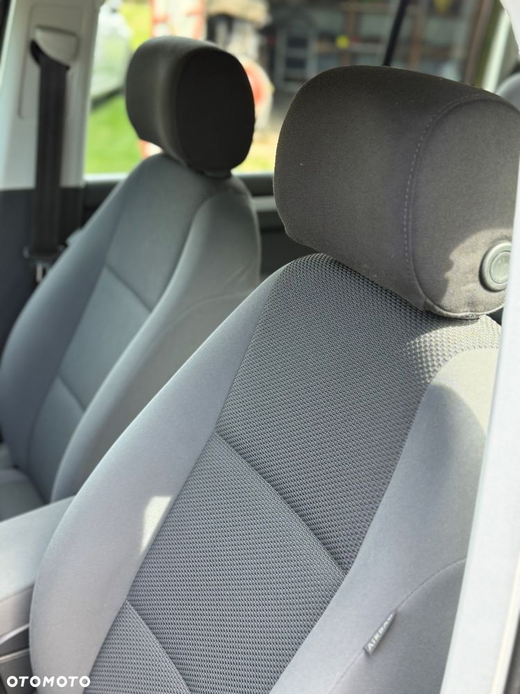 Volkswagen Touran 1.2 TSI BlueMot CityLine - 34