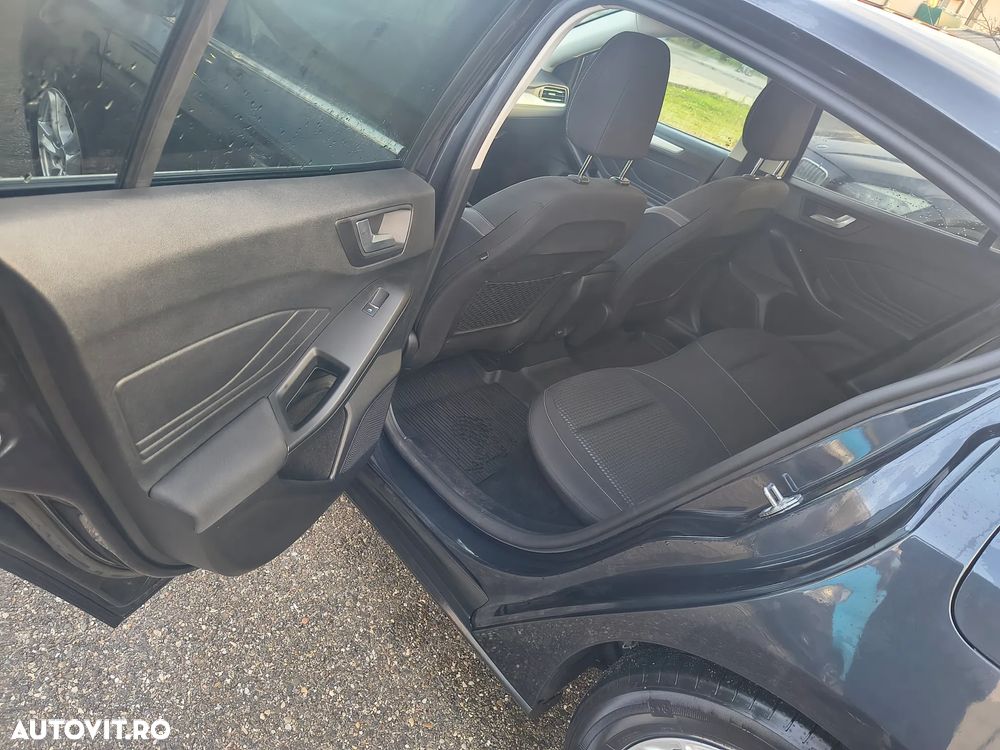 Ford Focus 1.0 EcoBoost MHEV Titanium - 9