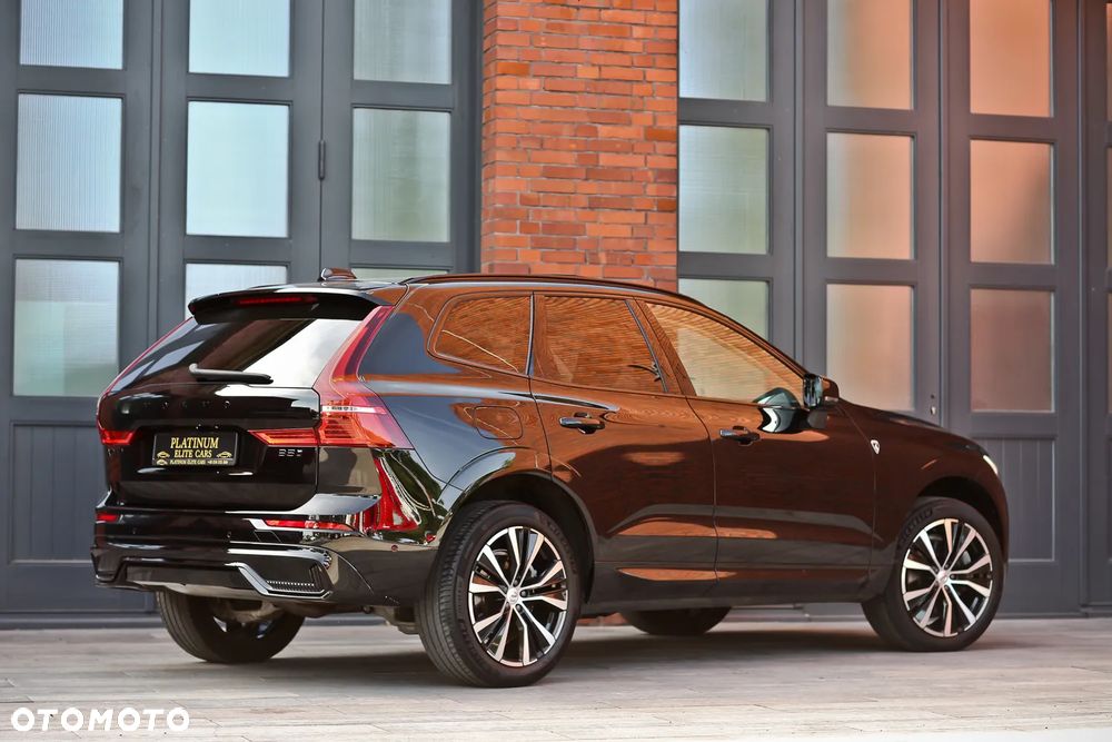Volvo XC 60 B5 D AWD Ultimate Dark - 16