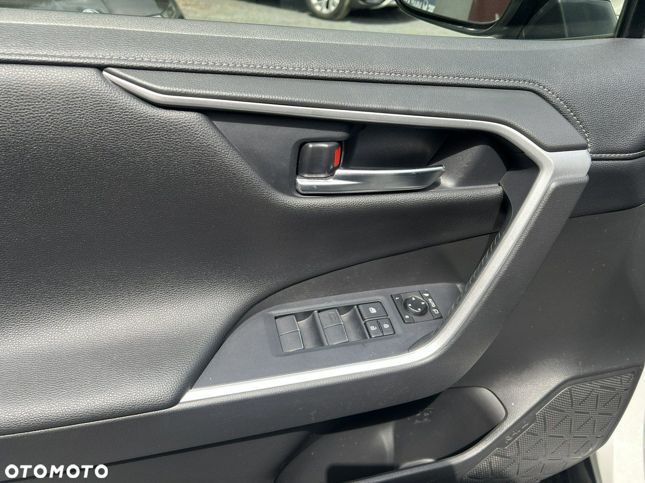 Toyota RAV4 - 18