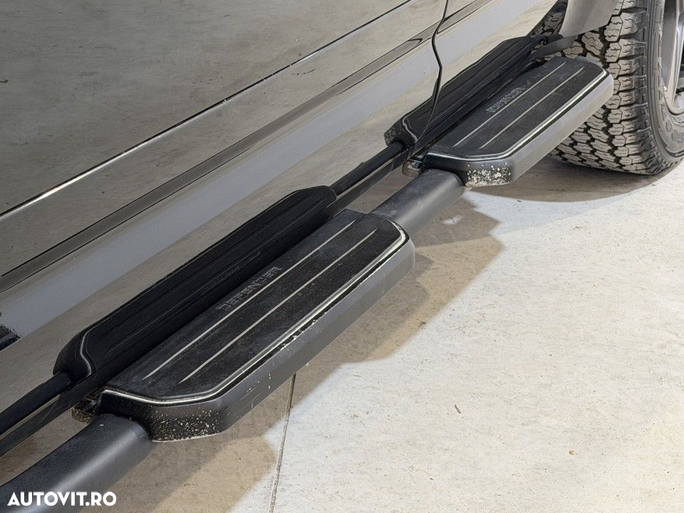 Land Rover Defender - 39