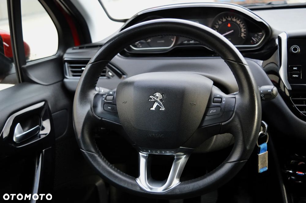 Peugeot 208 1.2 PureTech Allure - 23