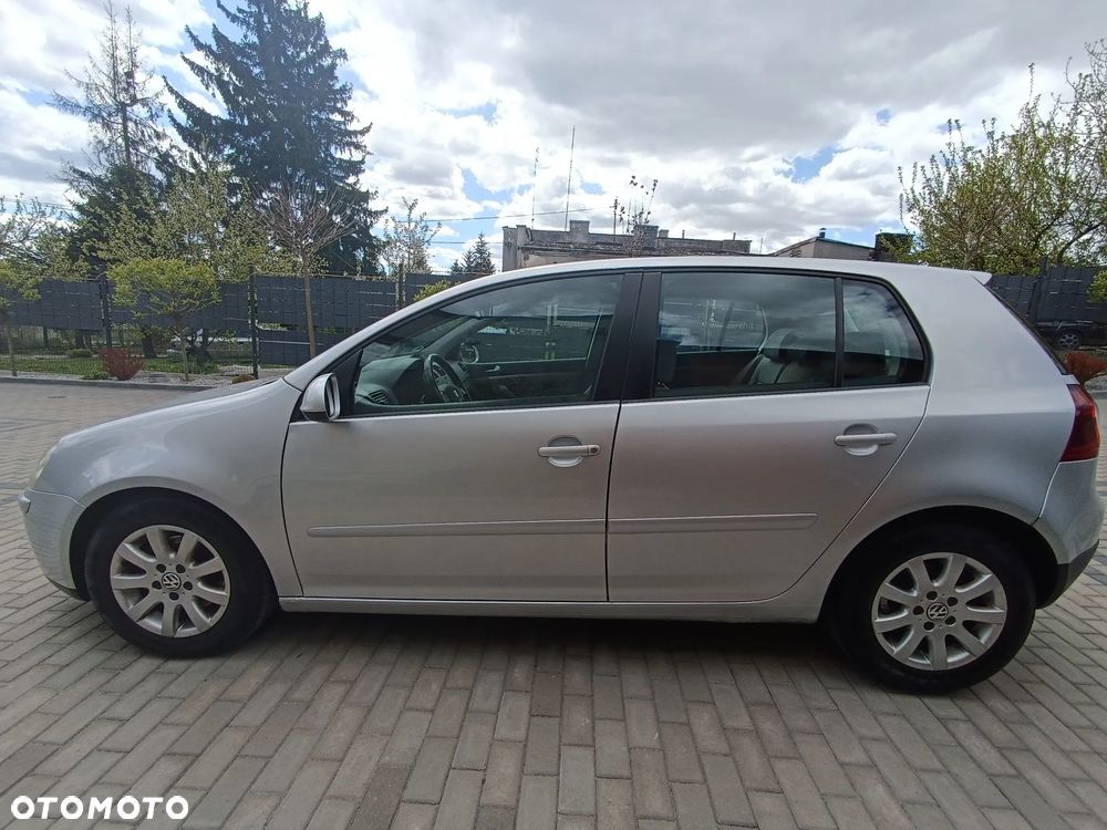 Volkswagen Golf 1.6 FSI United - 2