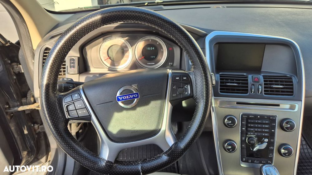 Volvo XC 60 D5 AWD Geartronic Summum - 12