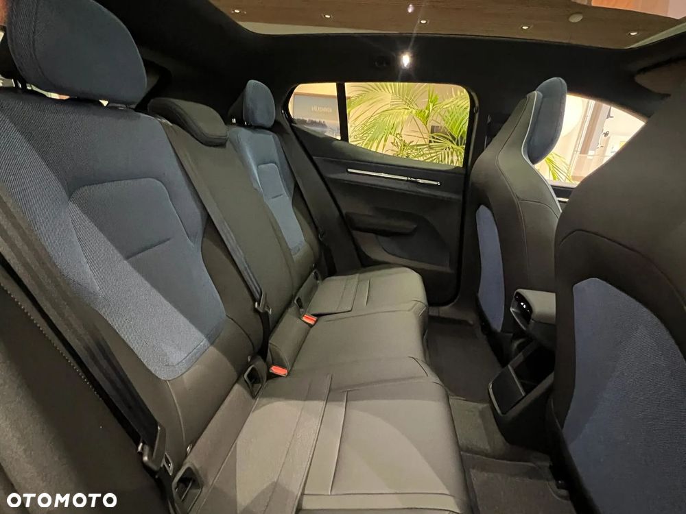 Volvo EX30 69kWh Single Motor Long Range Plus Black Edition - 23