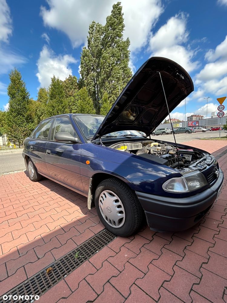 Opel Astra 1.4 GL - 3