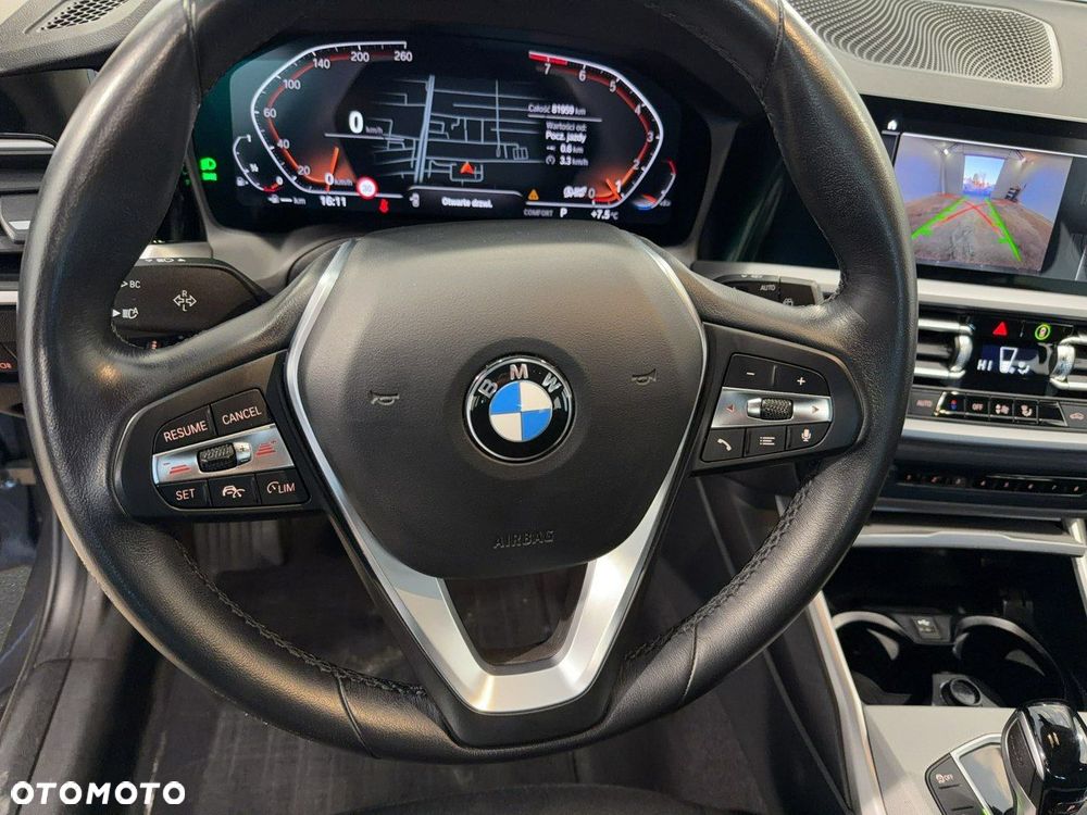 BMW Seria 3 318i - 23