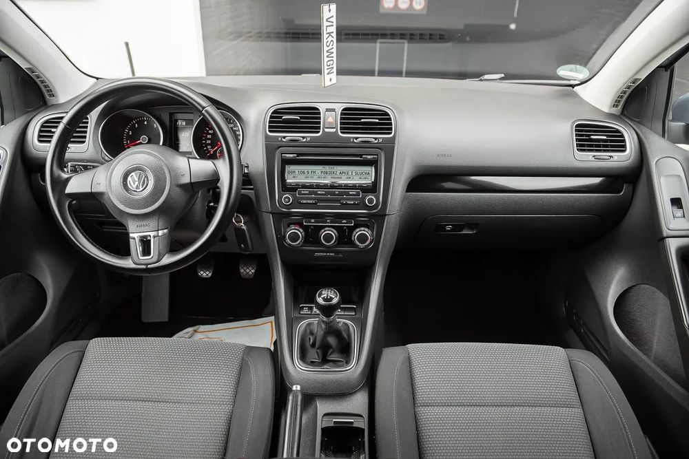 Volkswagen Golf - 24