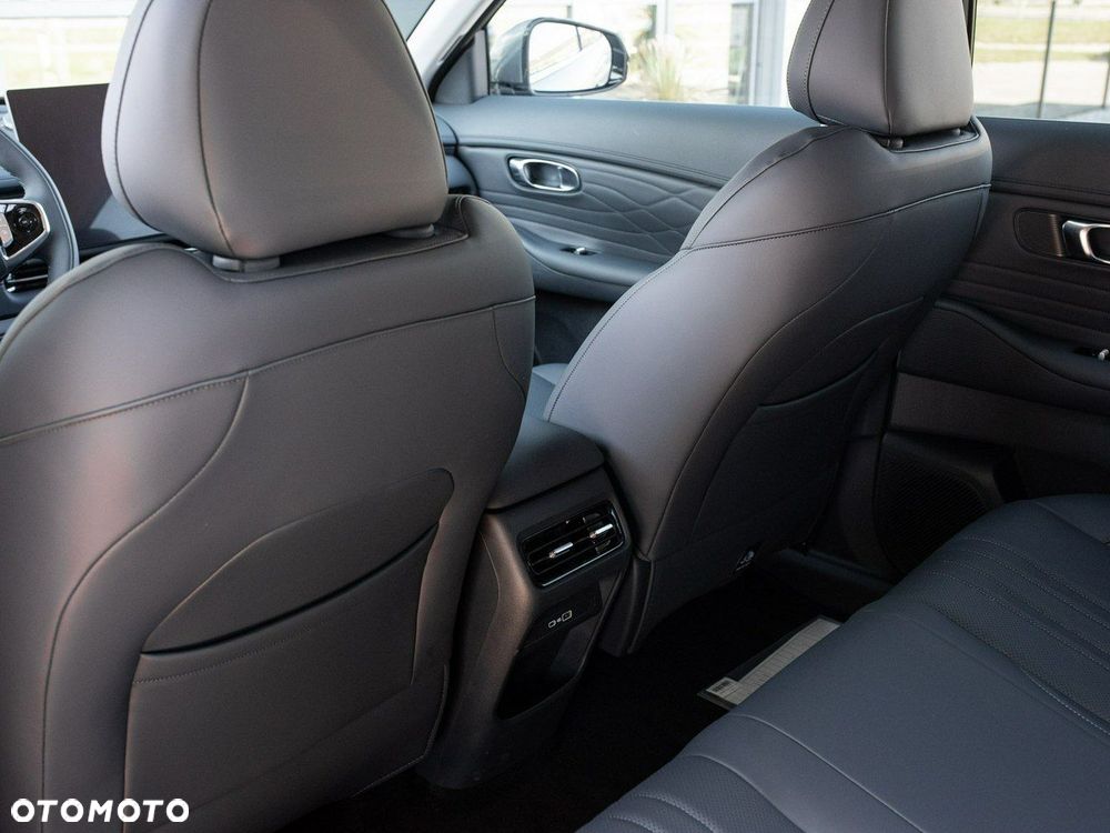 Geely Starray EM-i 1.5 PHEV Pro - 25