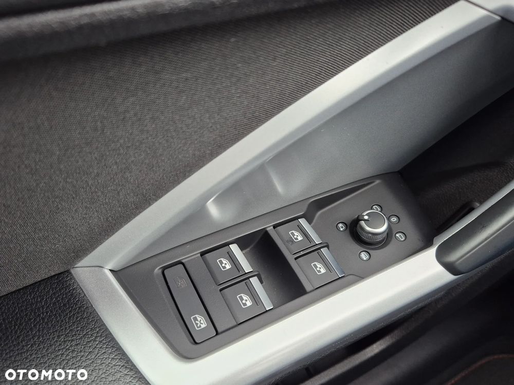 Audi Q3 Sportback 35 TFSI S tronic S line - 24