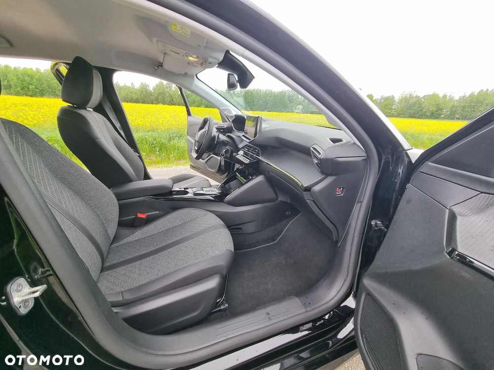 Peugeot 208 - 14