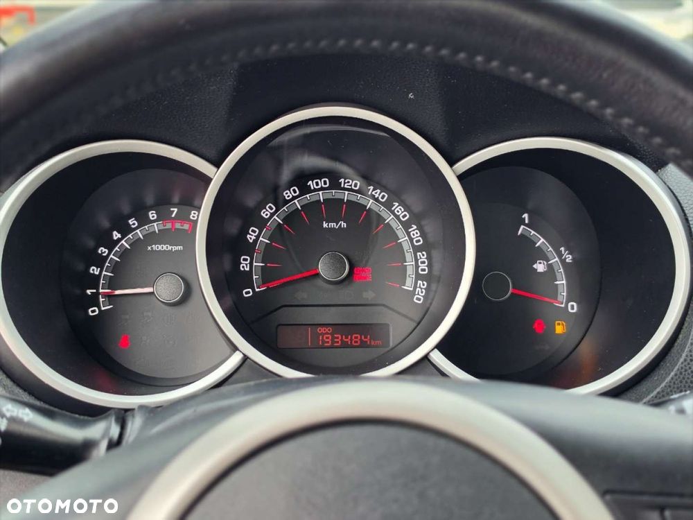 Kia Venga - 24