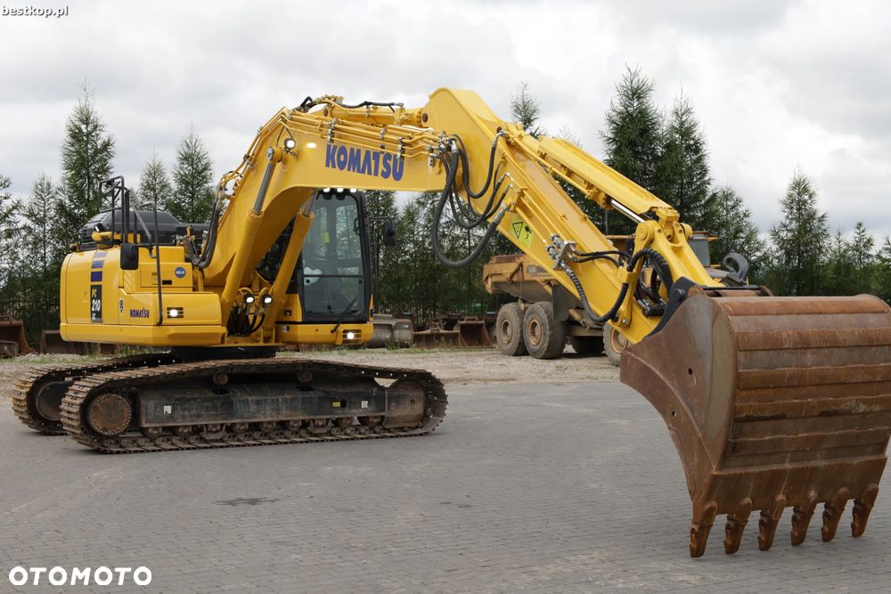 Komatsu PC210LC-11 - 34