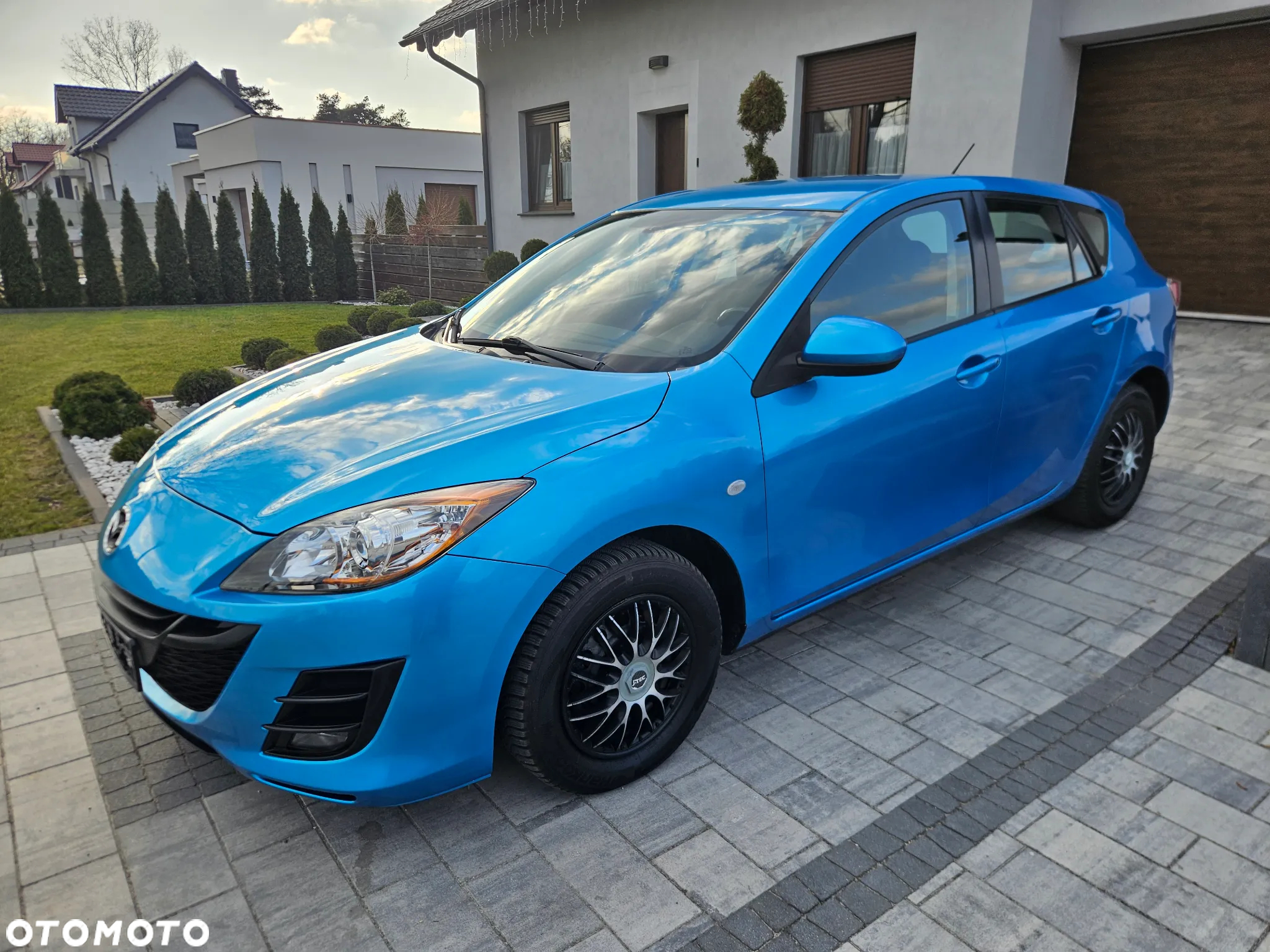 Mazda 3 1.6 Active + - 2