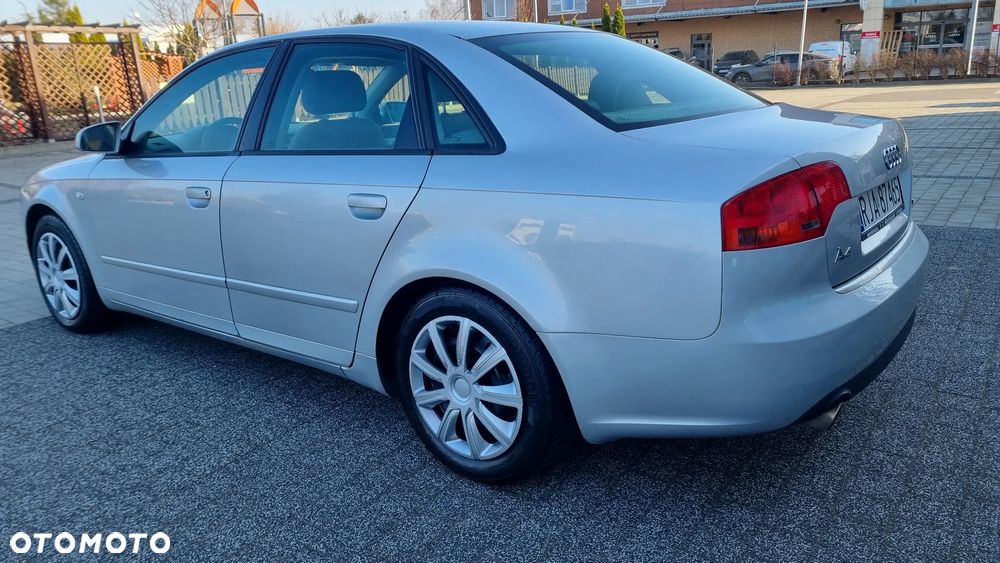 Audi A4 Limousine 1.6 - 12
