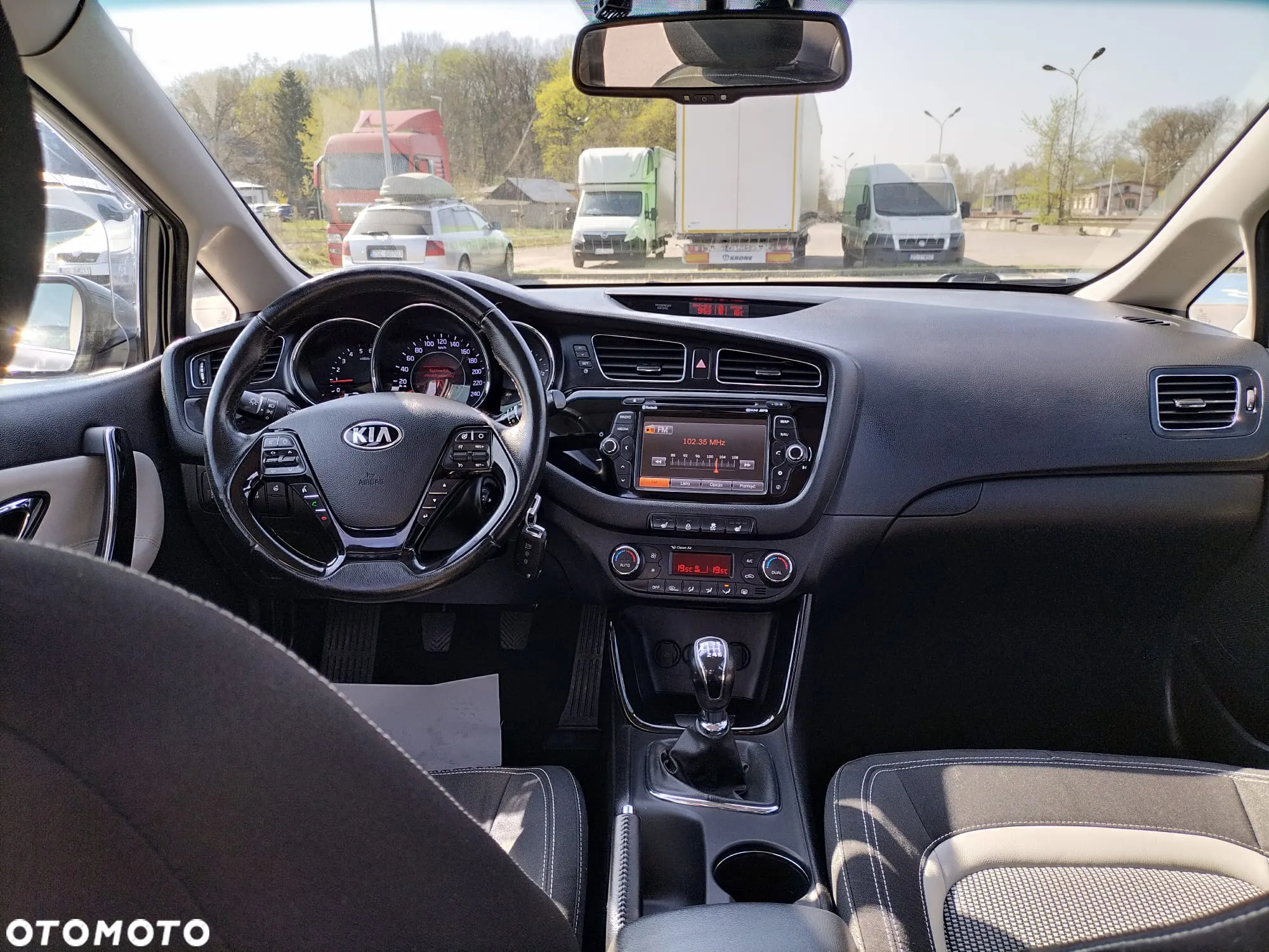 Kia Ceed 1.6 CRDi 128 Fifa World Cup Edition - 28
